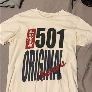 Levi’s Graphic Tee